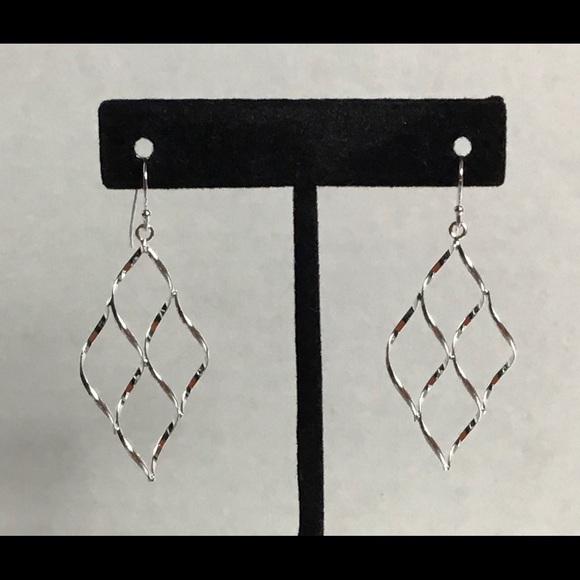 (925) Spiraling Diamond Shaped Earrings - Picture 3 of 6